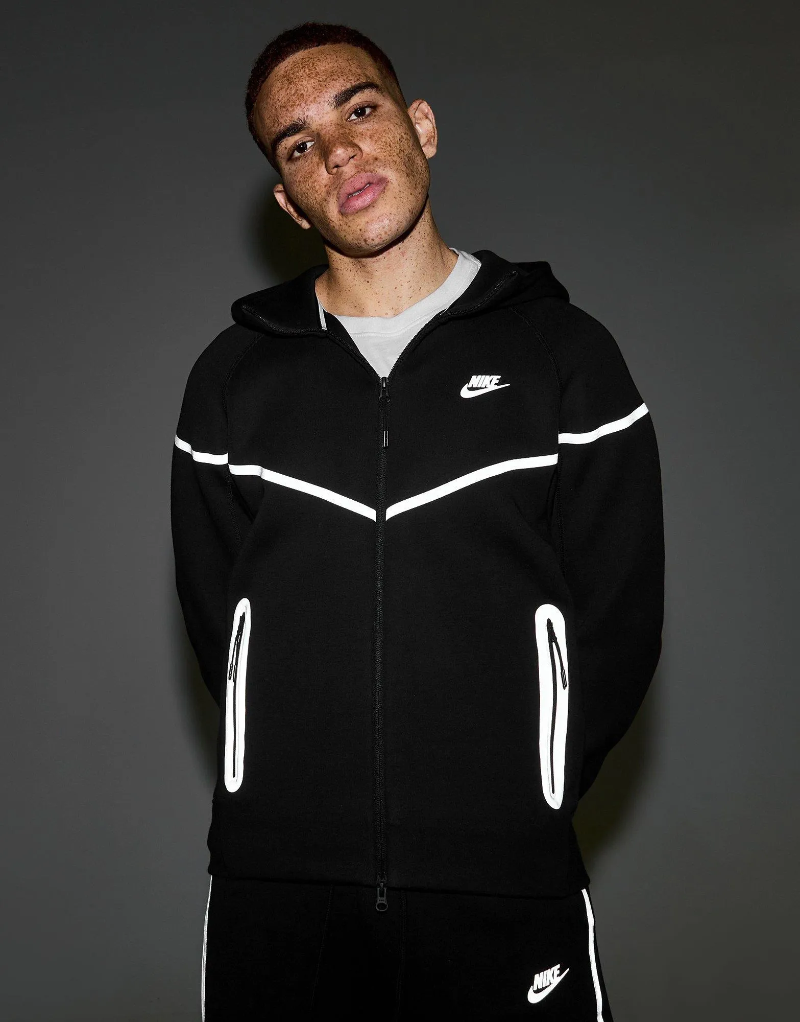 ג'קט קפוצ'ון Tech Fleece Reflective Windrunner | גברים